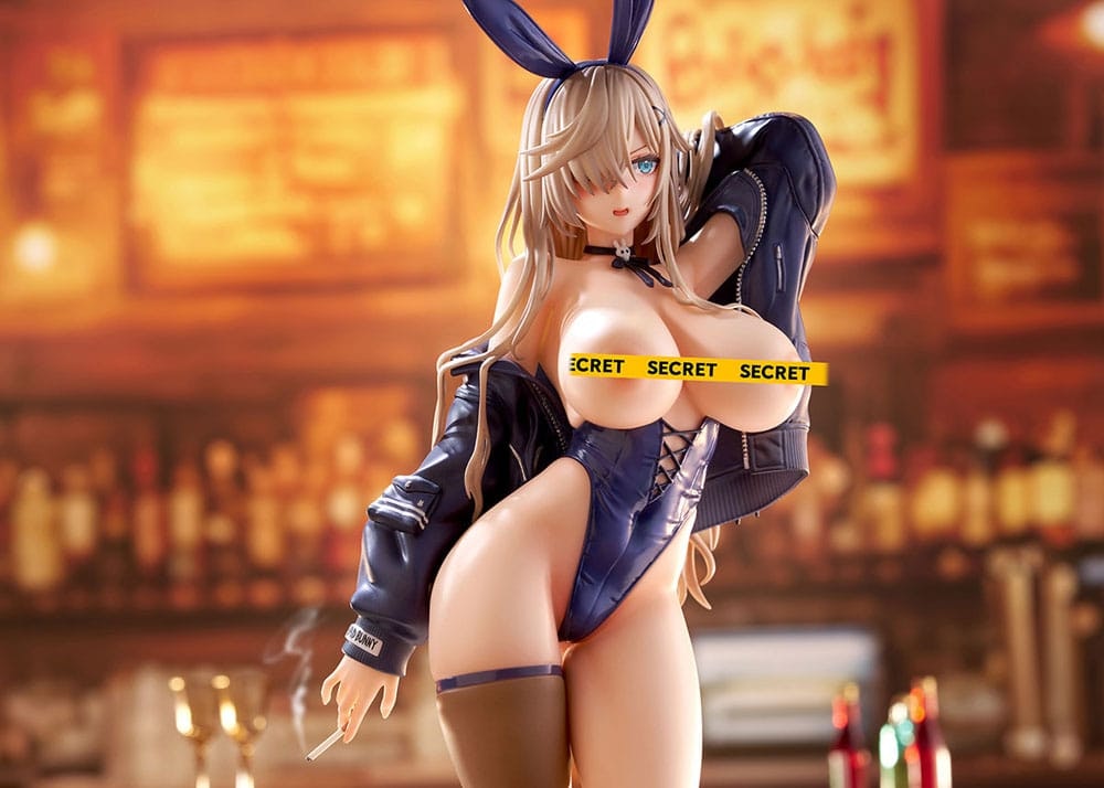 (18+) Mataro Illustration Bad Bunny 1/7 Scale Figure