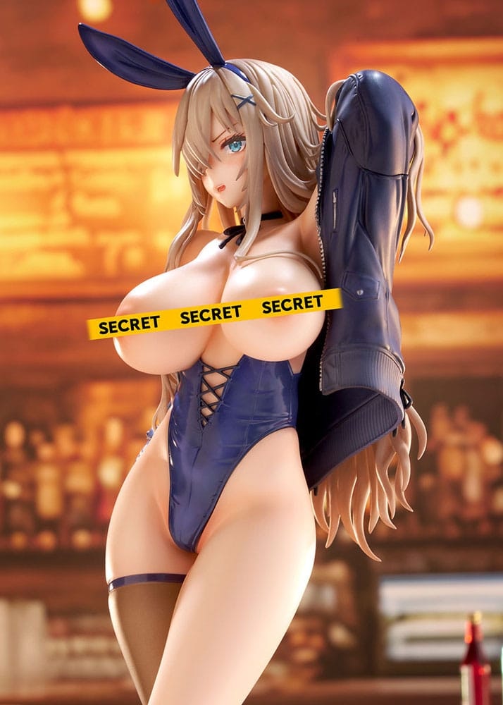 (18+) Mataro Illustration Bad Bunny 1/7 Scale Figure