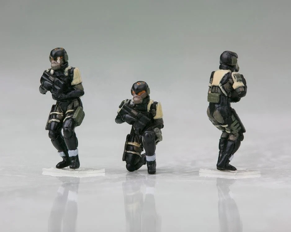 Metal Gear Solid 4: Guns of the Patriots Metal Gear Ray 1/100 Scale Model Kit