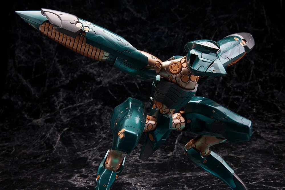 Metal Gear Solid 4: Guns of the Patriots Metal Gear Ray 1/100 Scale Model Kit