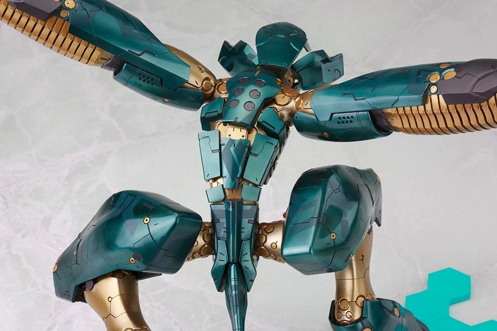 Metal Gear Solid 4: Guns of the Patriots Metal Gear Ray 1/100 Scale Model Kit