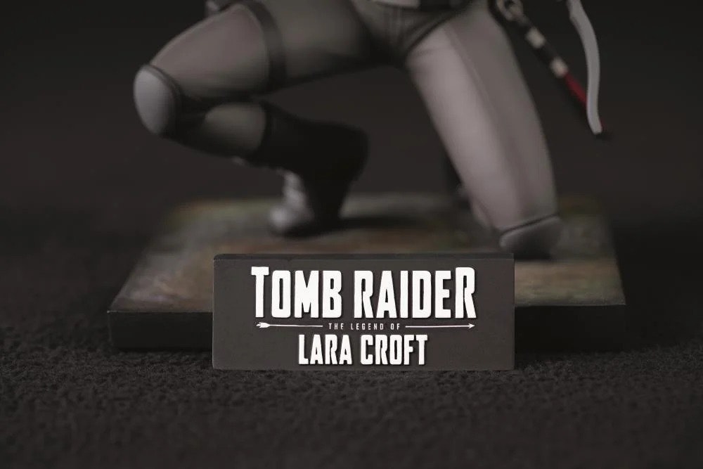 Tomb Raider: The Legend of Lara Croft Figure