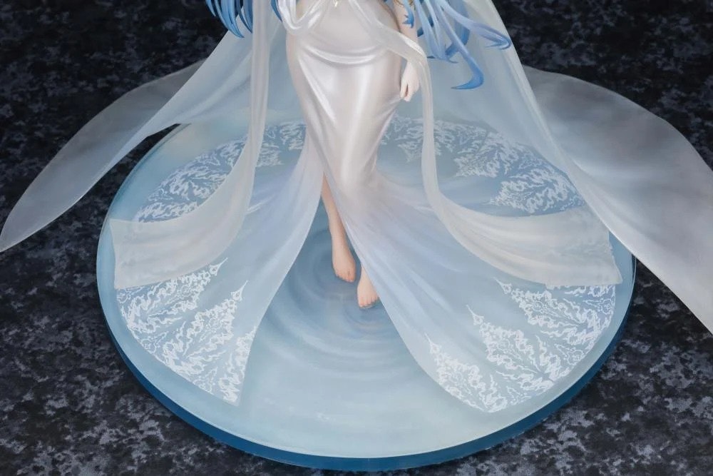 Azur Lane Helena (Miracle in White Ver.) 1/7 Scale Figure