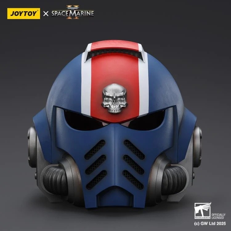 Warhammer 40,000: Space Marine 2 Ultramarines Lieutenant Titus' MKX Wearable Helmet Replica