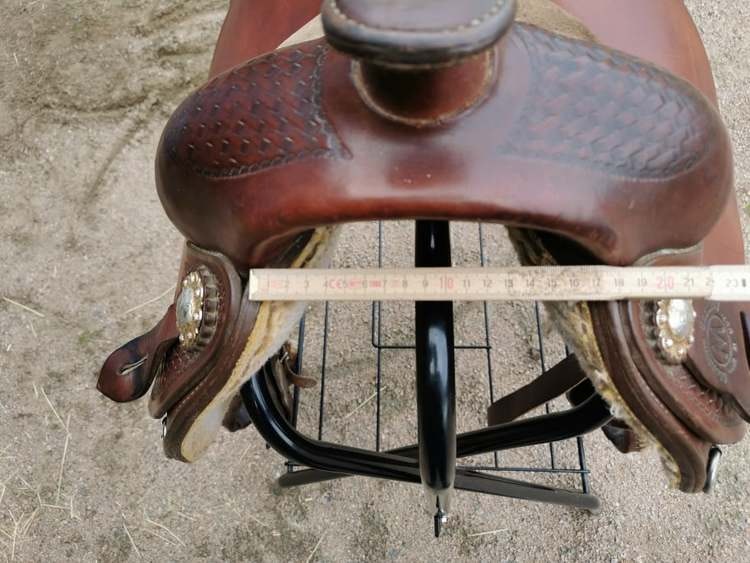 westernsadel Montana 137 FQ 16 tum