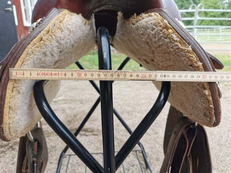 westernsadel Montana 137 FQ 16 tum