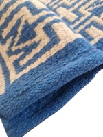 Ull filt  "blue aztec " 32 x 36 tum