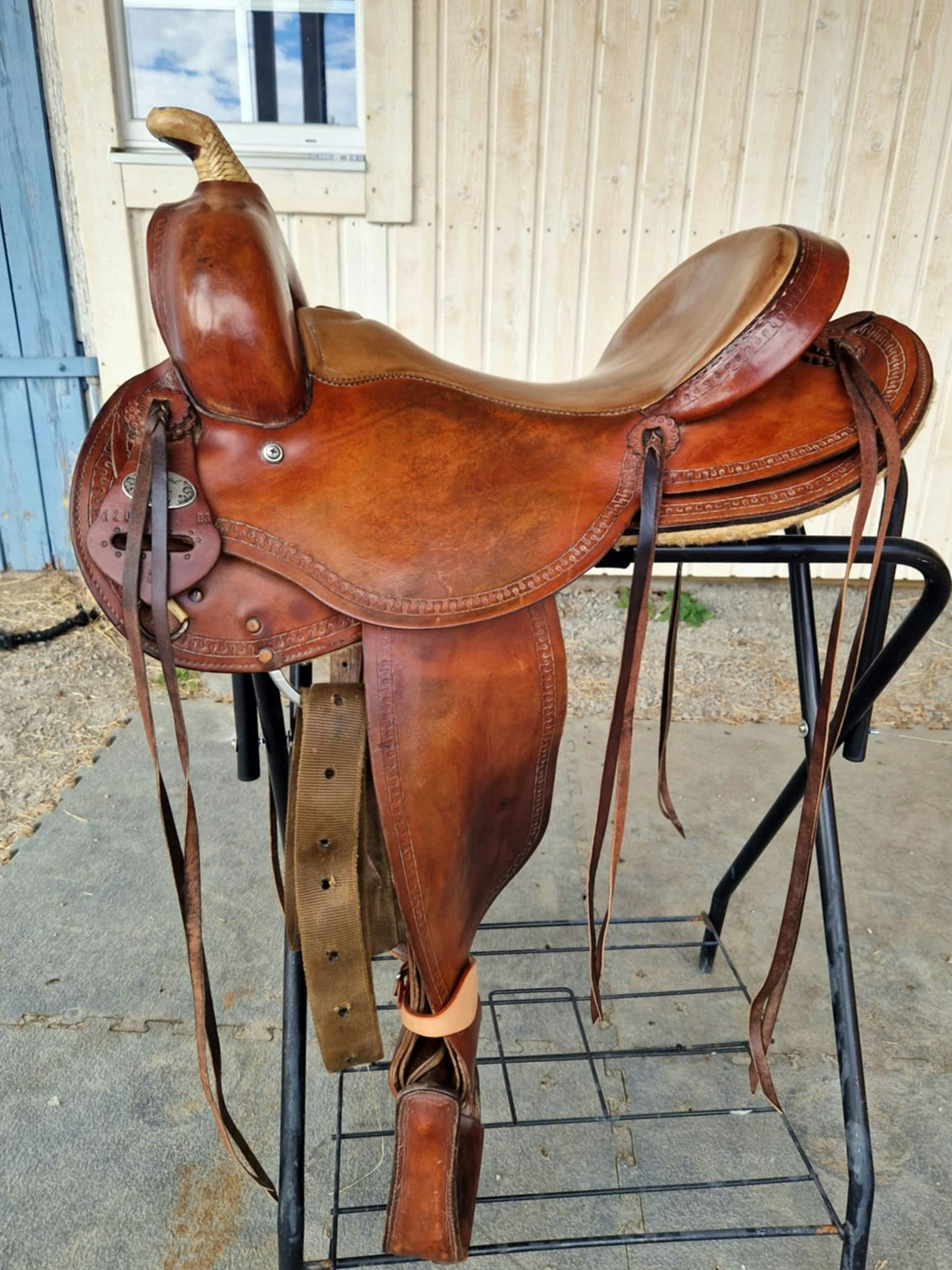 Nomad westernsadel med jättebredd FQ bom 16 tum