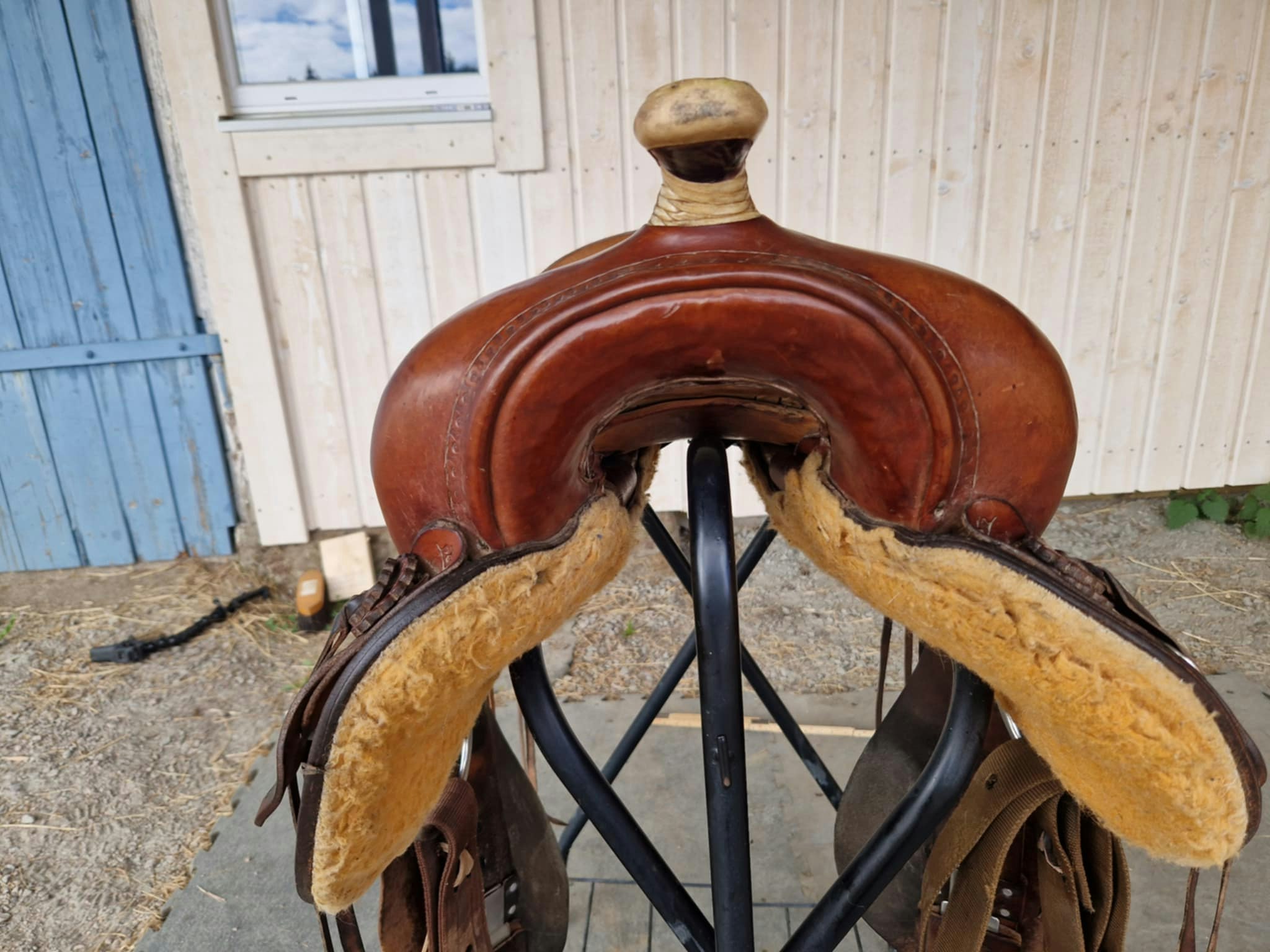 Nomad westernsadel med jättebredd FQ bom 16 tum