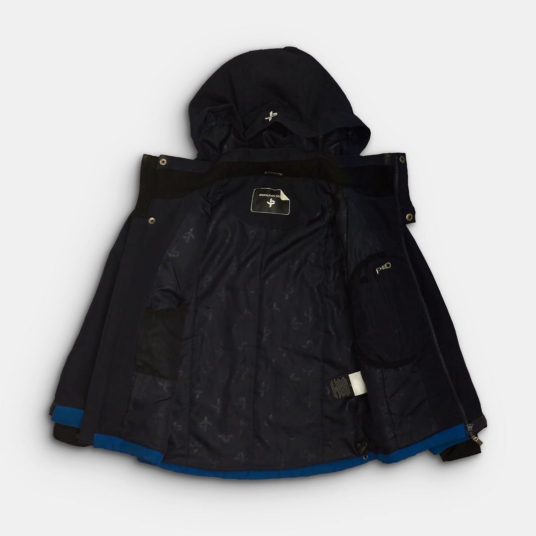 - Storlek 122/128 -