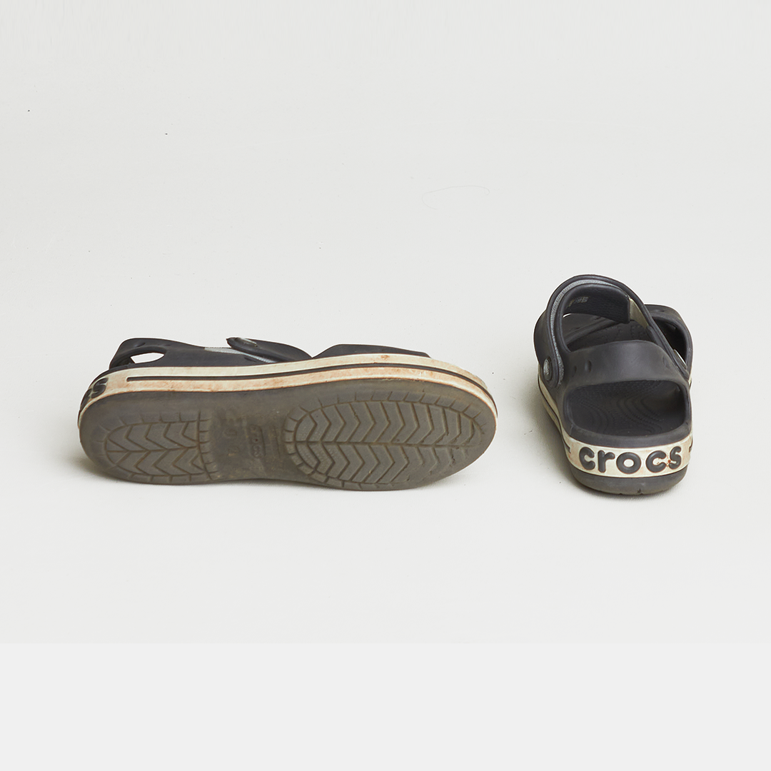 - Storlek 33/34 -