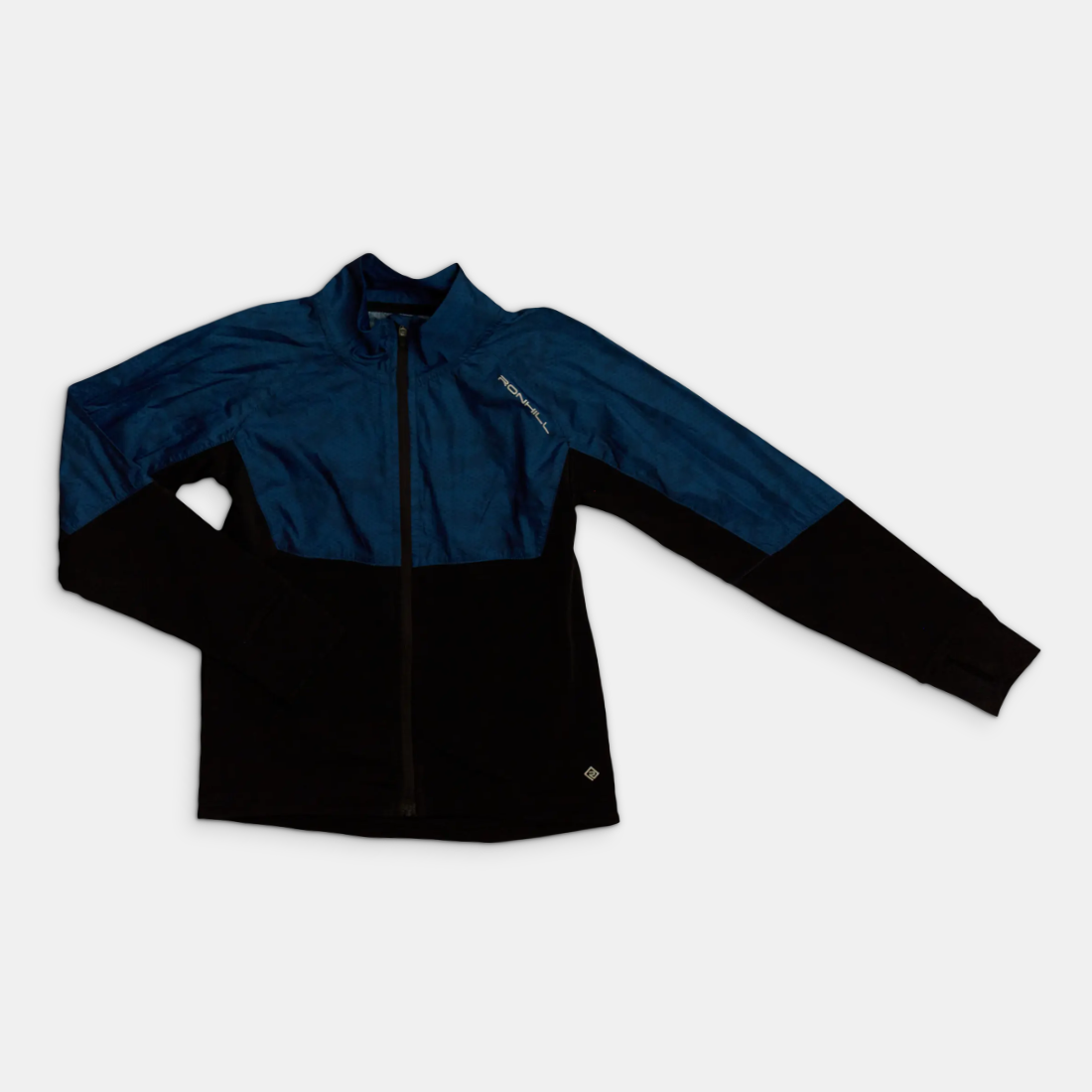 - Storlek 122/128 -
