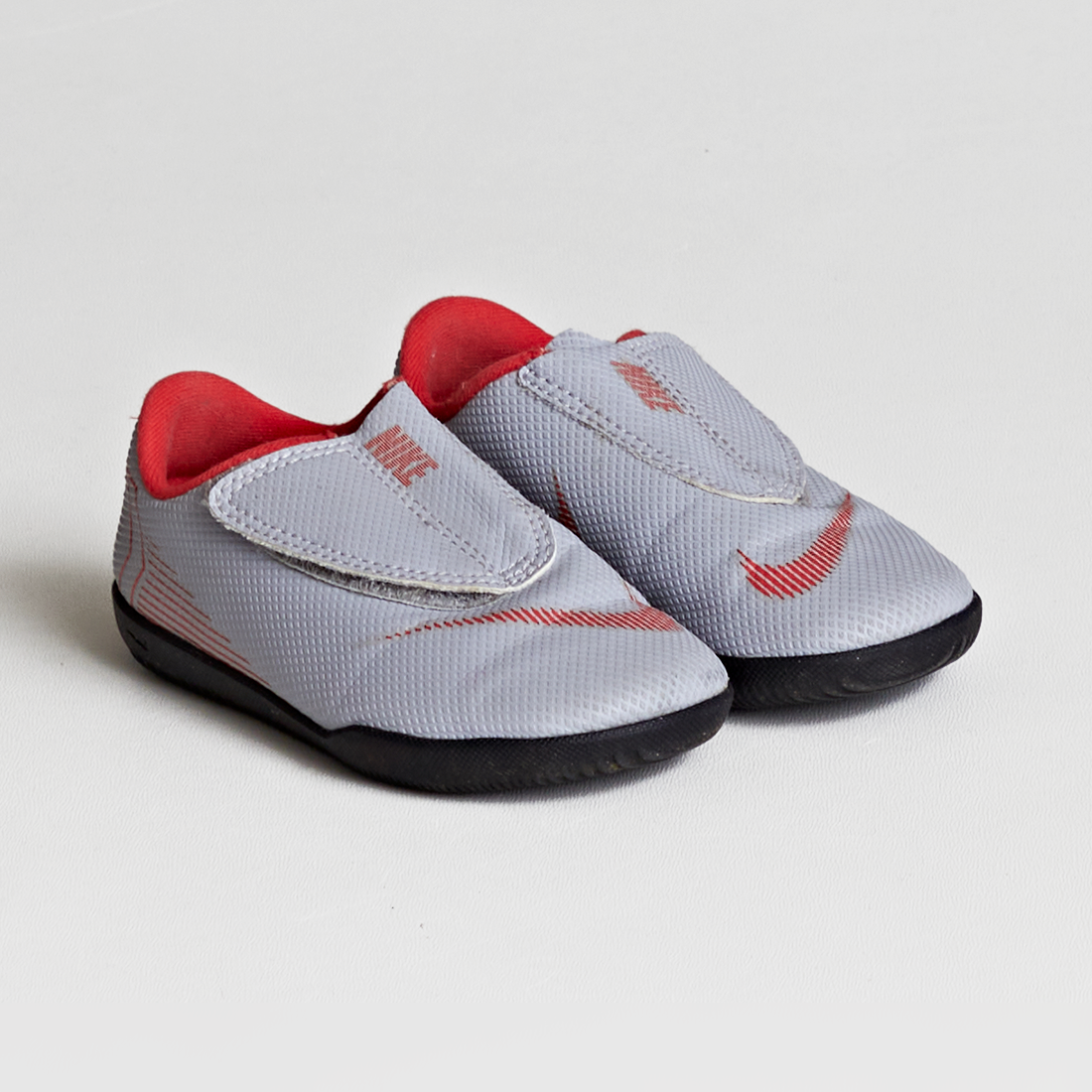 - Storlek 25,5 -