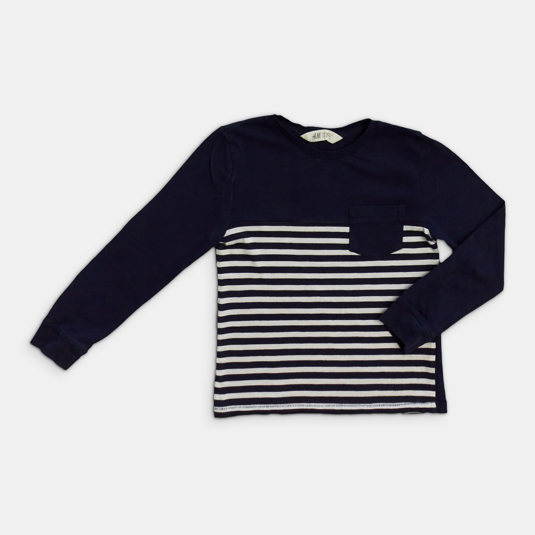 - Storlek 122/128 -