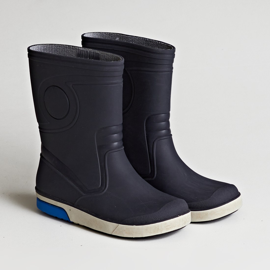 - Storlek 32/33 -
