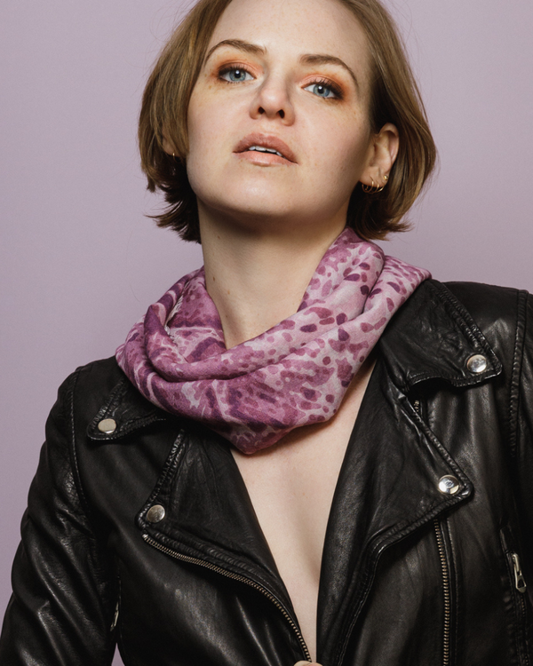 Scarf in light and high quality wool from HELENA SAND - Warm violet & muted pink colors