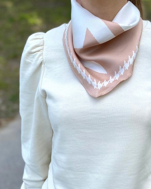 Mega Dogtooth Diamond scarf