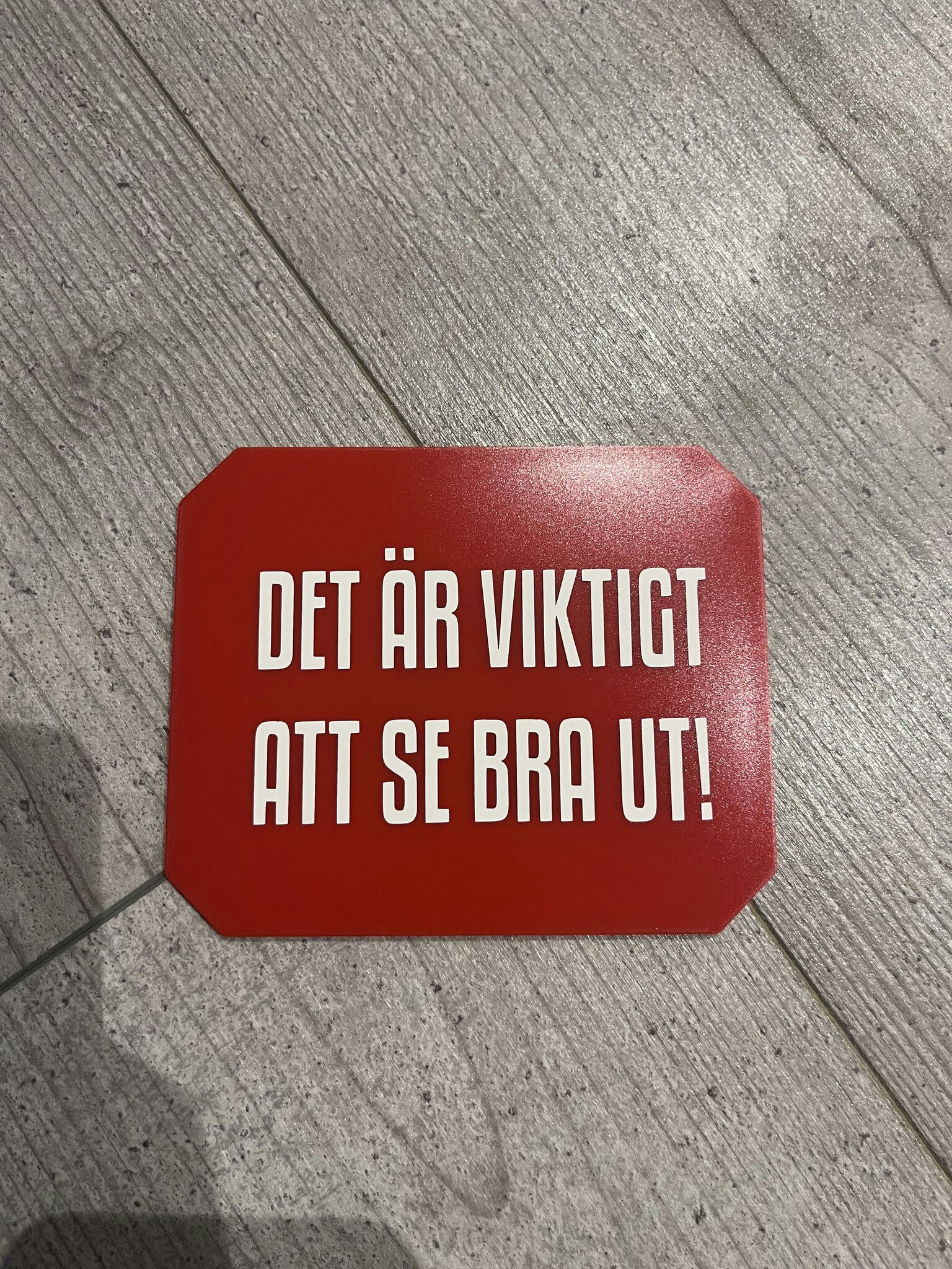 ISKKRAPA, DET ÄR VIKTIGT ATT SE BRA UT!