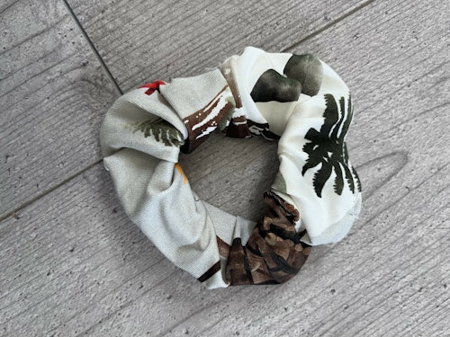 SCRUNCHIE, SKOTER