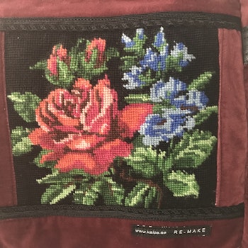 Ryggsäck i sammet m handbroderi