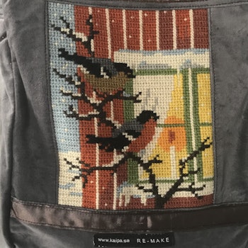 Ryggsäck i sammet m handbroderi