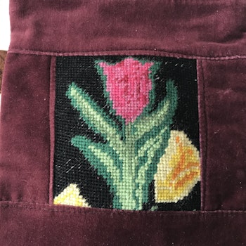 Väska i sammet m broderi