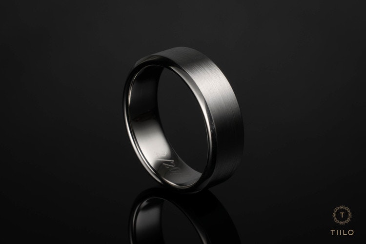Titan ring