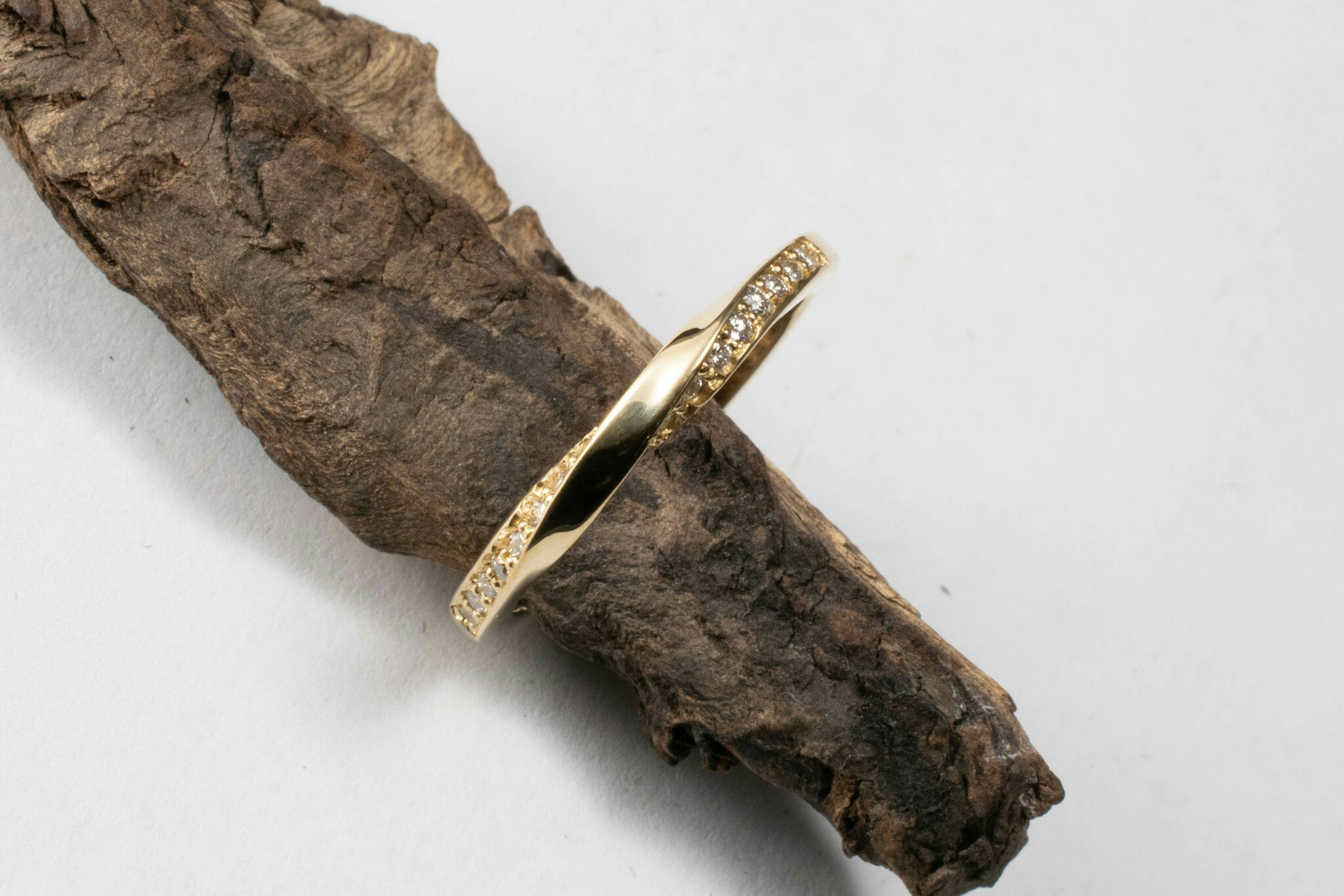 Vacker stilren ring