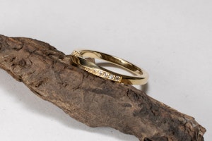 Vacker stilren ring