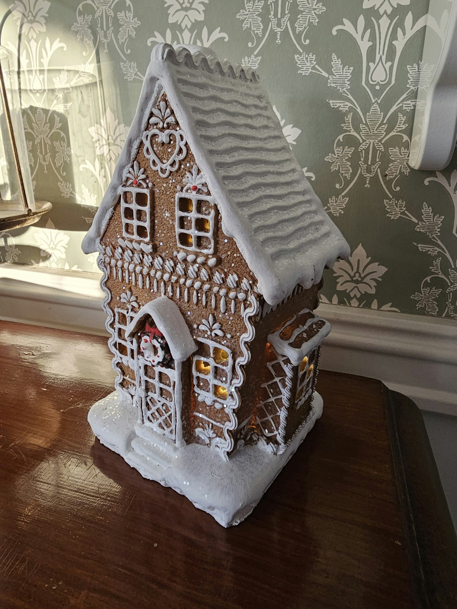 Pepparkakshus med Ledlampor