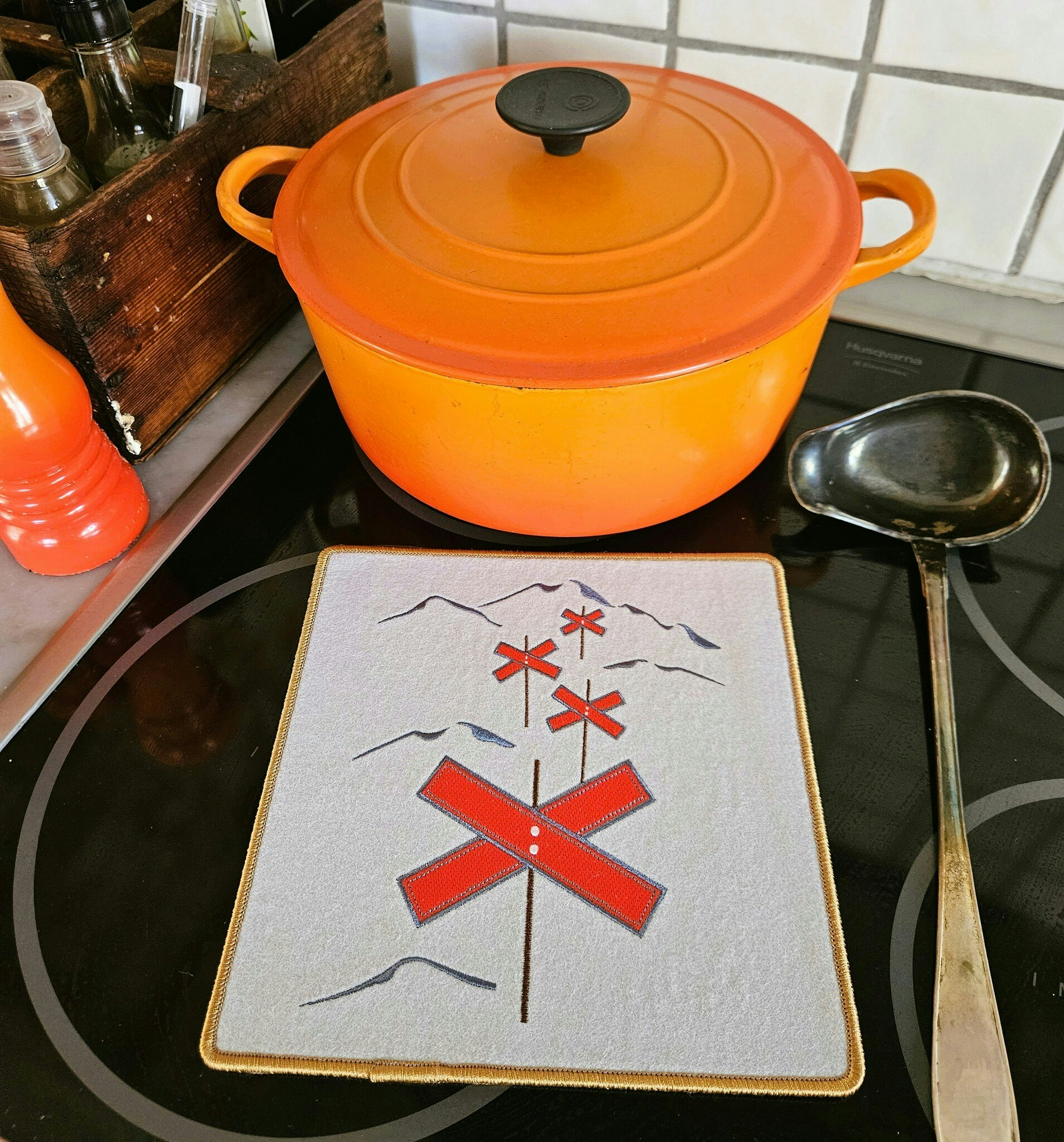 Grytunderlägg Ledkryss
