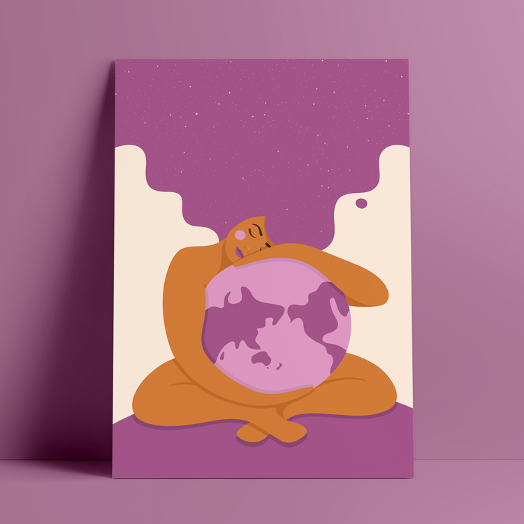 Poster med motivet Moder Jord – en kvinna som omfamnar vår planet Jorden. Kvinnan har stort böljande hår som blir som en stjärnhimmel. Färg: lila.