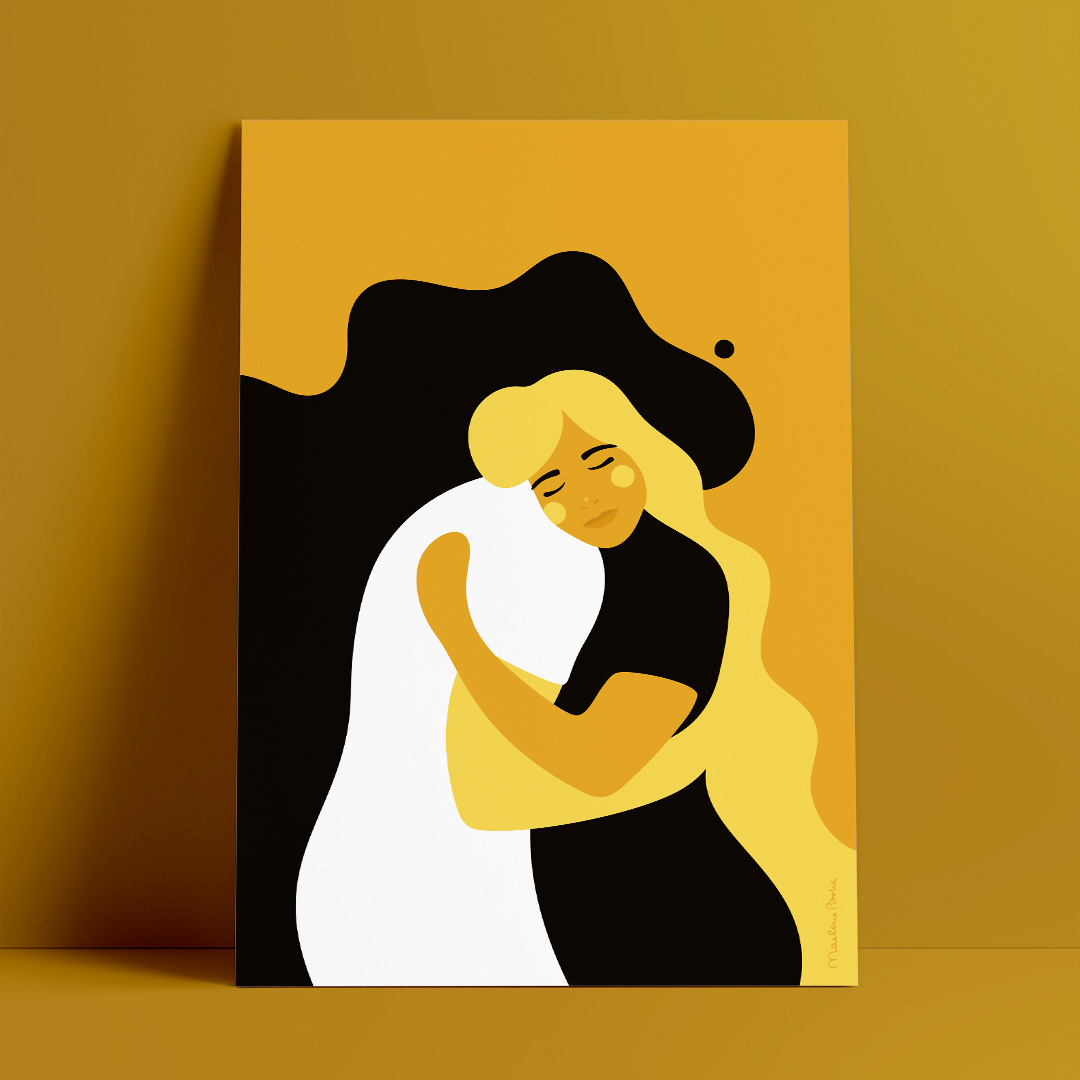 Poster med mjuka, böljande former föreställande två personer som kramas. Motivet heter Kram och går i färgerna svart, vitt, gult och senapsgult / orange.