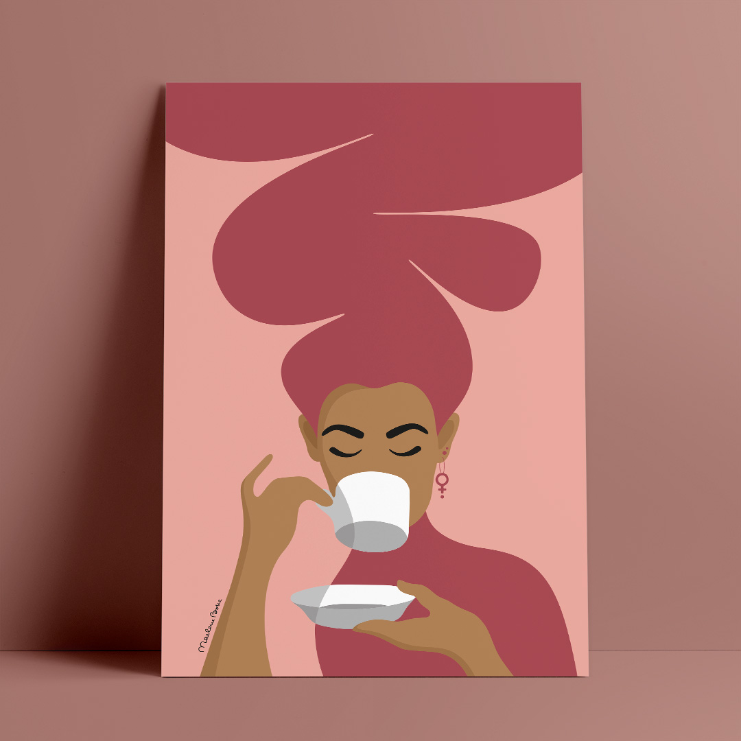 Print / poster med motivet Kaffekvinnan – en kvinna med stort bubbligt hår, en venussymbol i örat och som njuter av en kopp kaffe. Färg: röd och rosa.