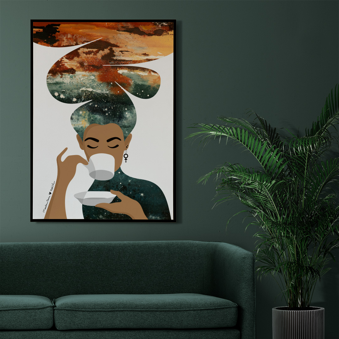 Print / poster som är ett samarbete mellan Marlene Boke och Evelina Viola – en kombination av Marlenes verk Kaffekvinnan och Evelinas verk Mjuk natt.