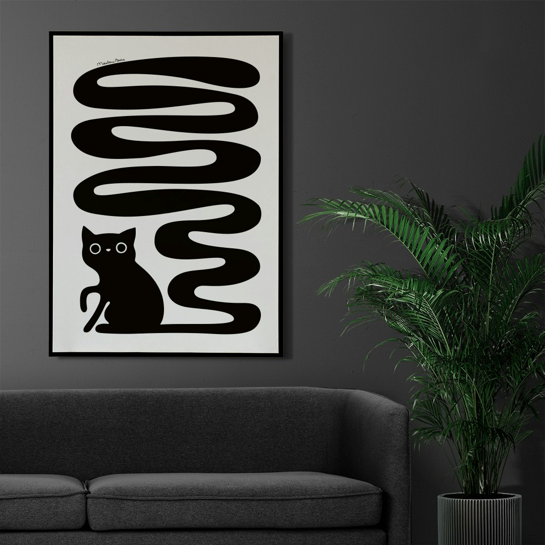 Print / poster med motivet Svanskatten – en svart katt med lång slingrande svans. Färg: svartvit.