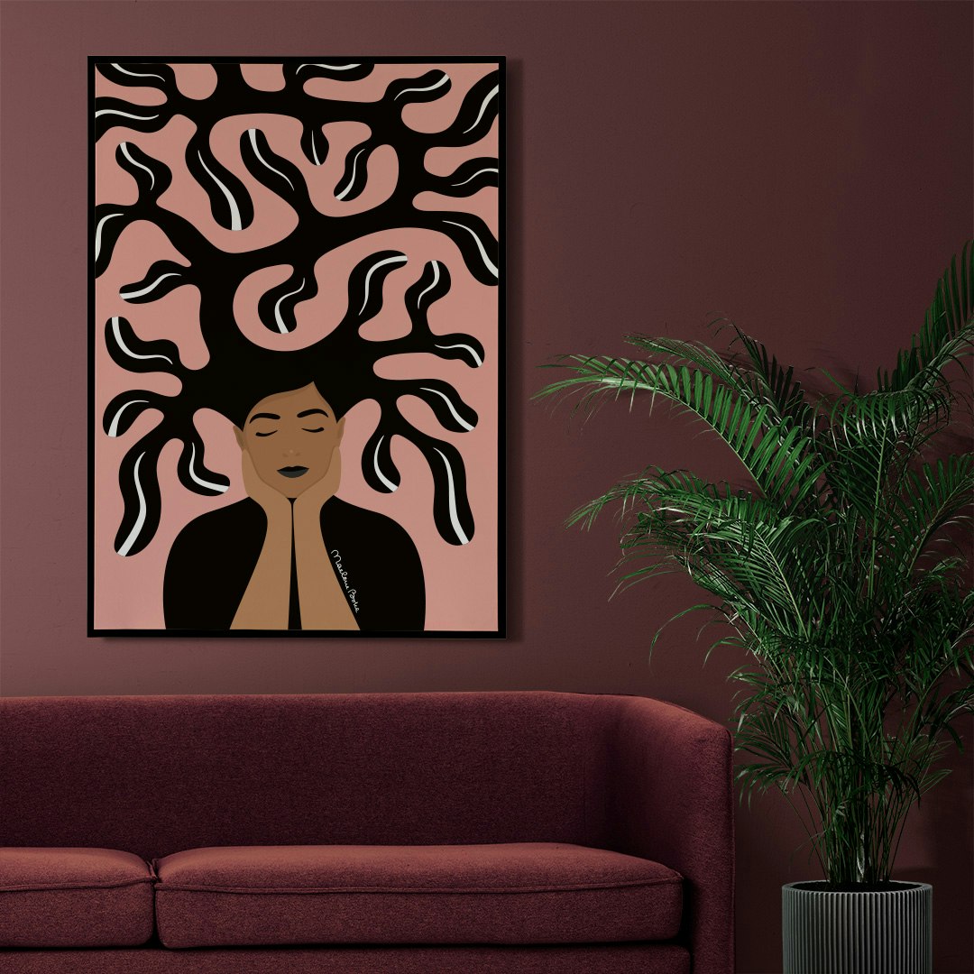 Print / poster med motivet Growing – en kvinna med grönskande hår och personlig utveckling. Färg: rosa.