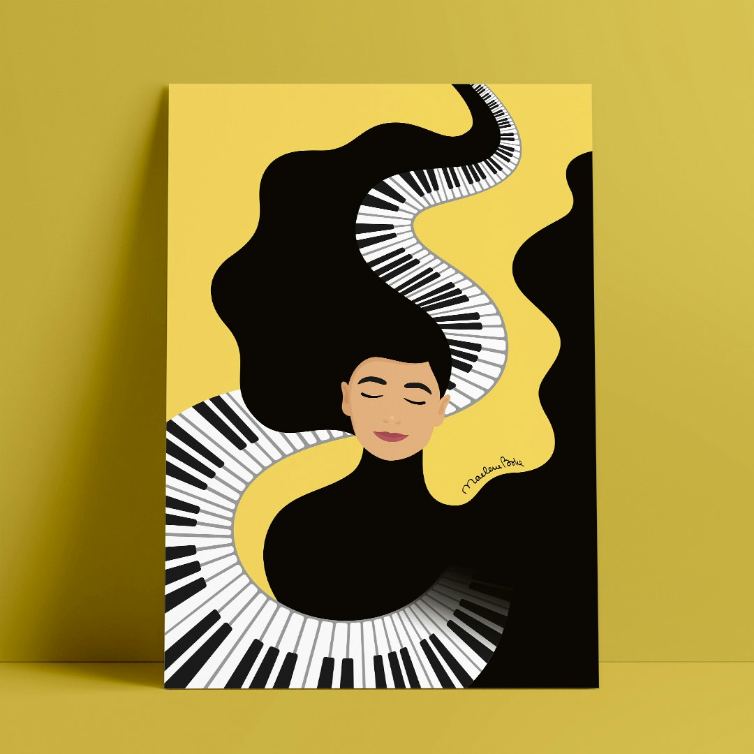 Print / poster med motivet Min första kärlek – en kvinna vars hjärta sjunger och vars hår dansar med pianotangenter. Färg: gul.