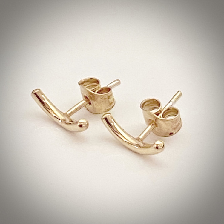MOOD 18k gold earrings. Show your mood. Smile