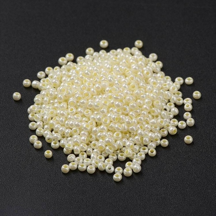 Seedbead 13/0 ceylon vit