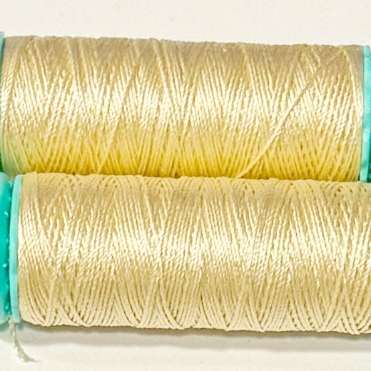 Knapphålssilke benvit 325