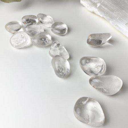 Bergkristall (clear quartz), trumlade stenar