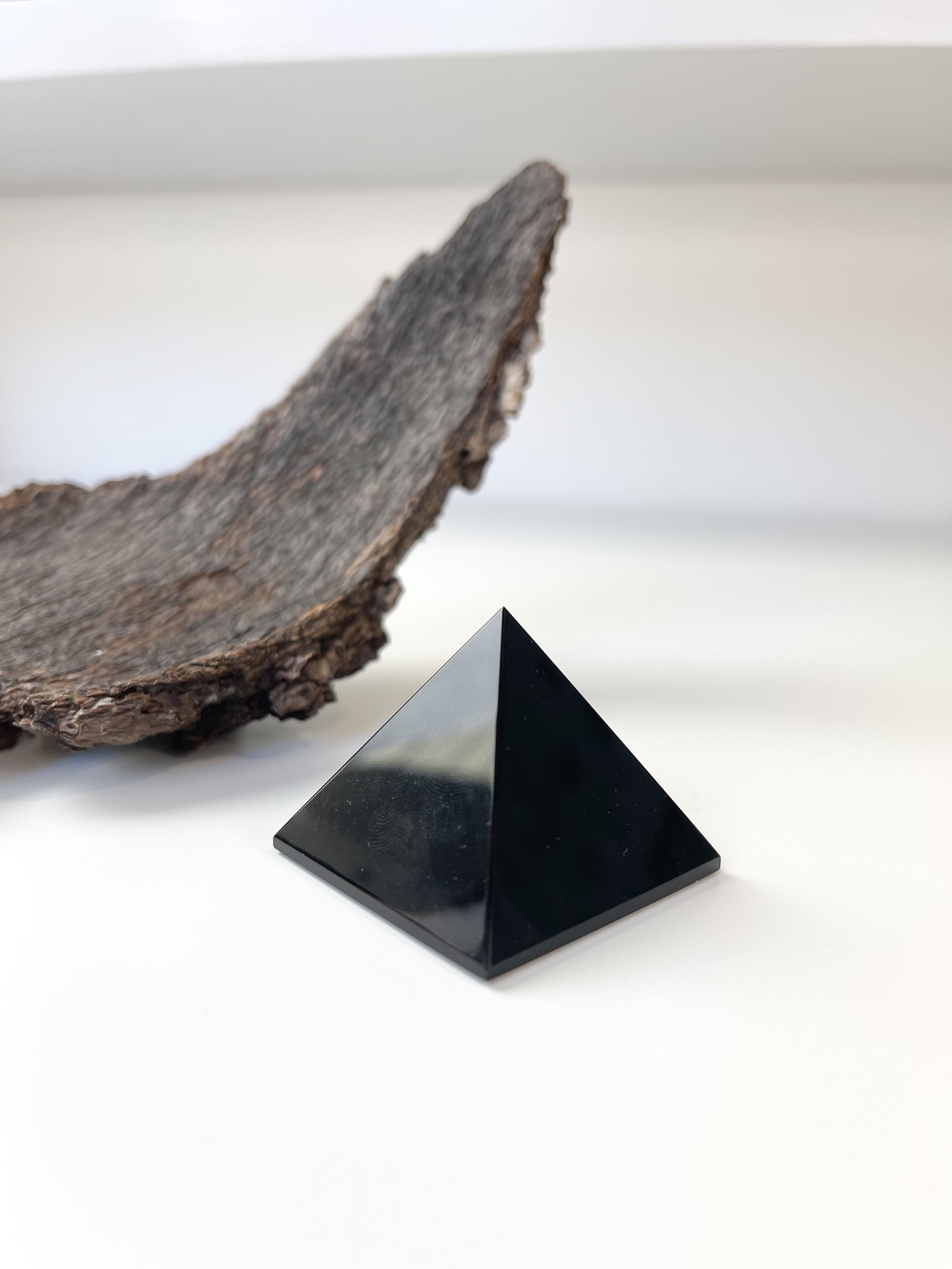 Obsidian, pyramid
