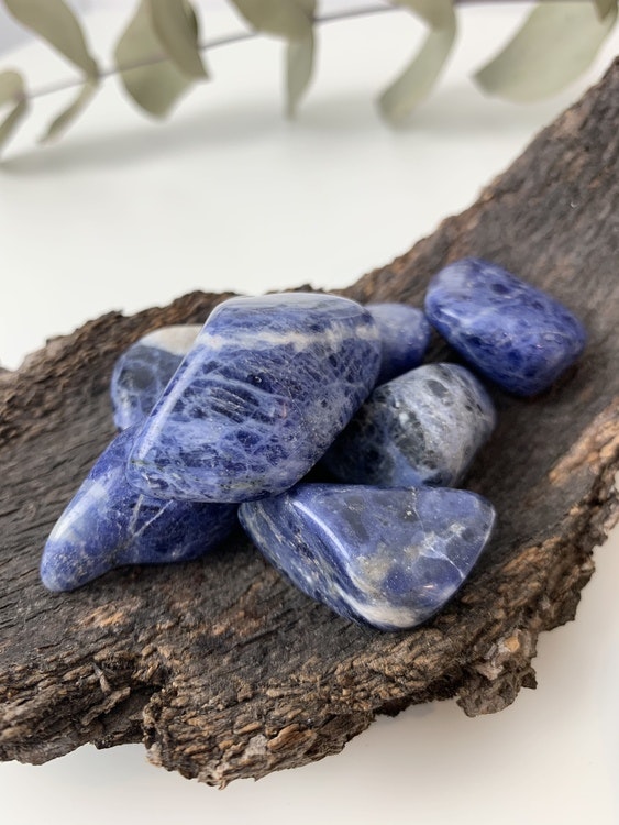 trumlad sodalit, blå kristall, kristaller