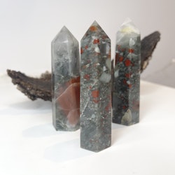 African bloodstone, polerad kristallspets