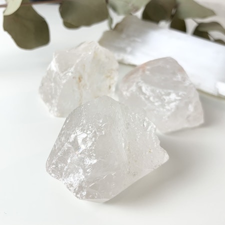 Bergskristall (clear quartz), råsten