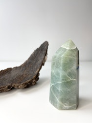 Garnerit (grön månsten), polerad kristallspets