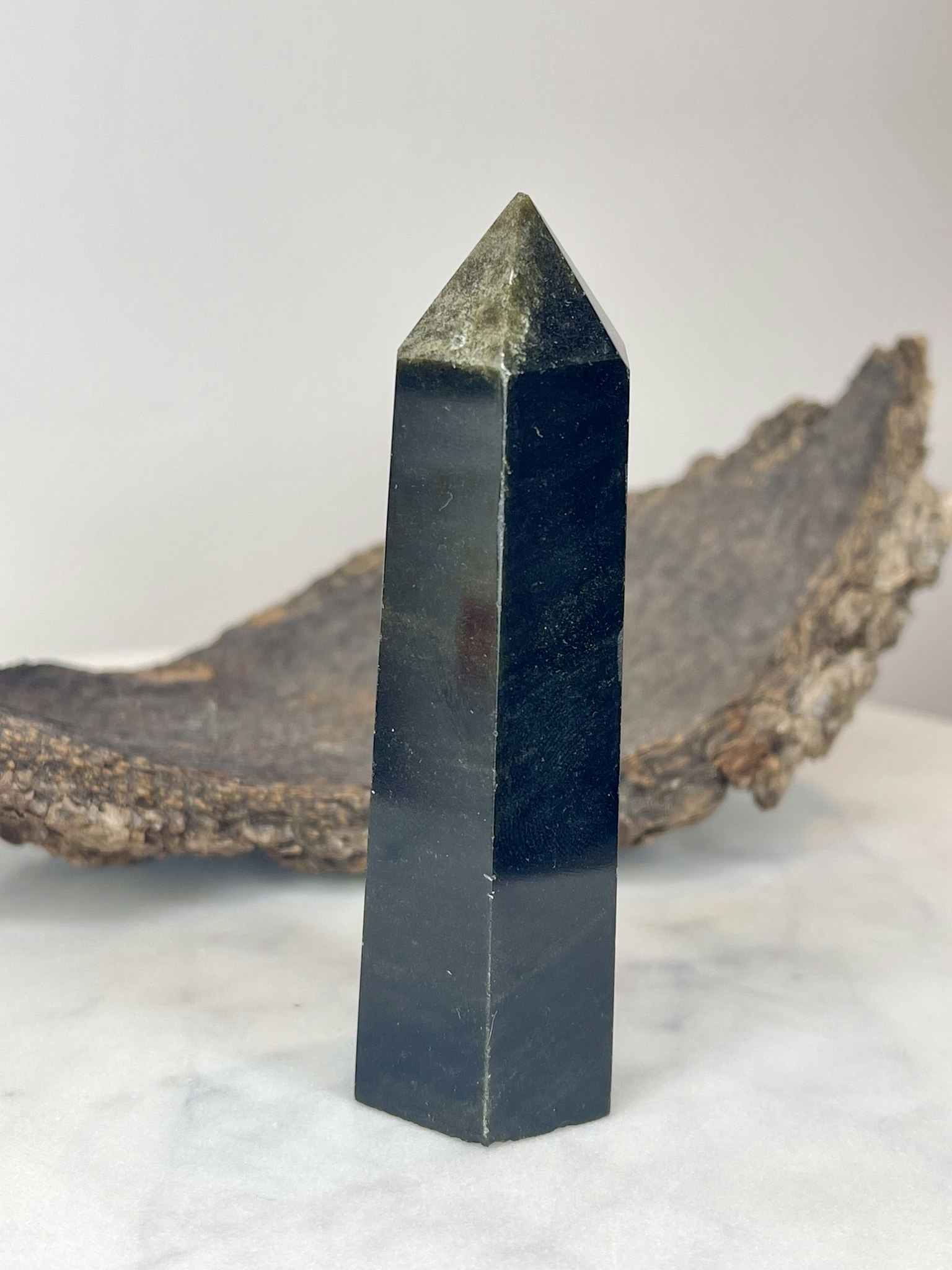 Fynd Golden sheen Obsidian, polerad kristallspets