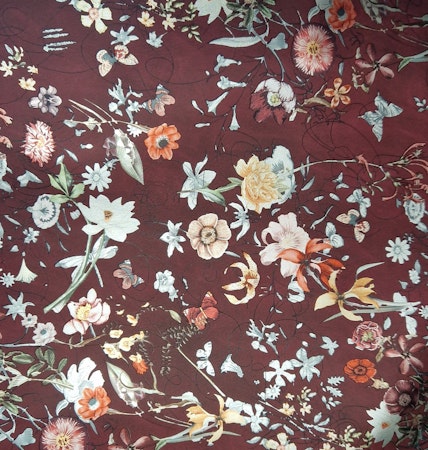 Fuskskinn med blommor och metalliceffekt  Bordeaux