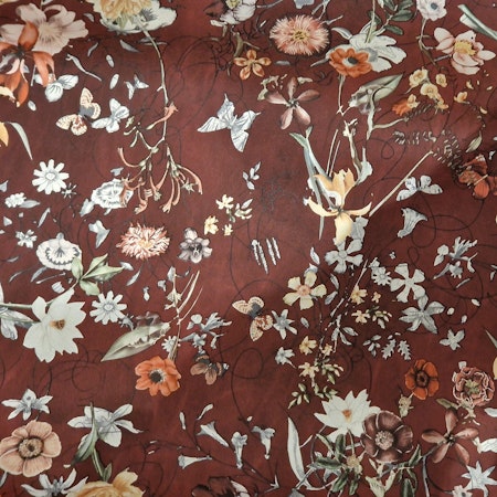Fuskskinn med blommor och metalliceffekt  Bordeaux